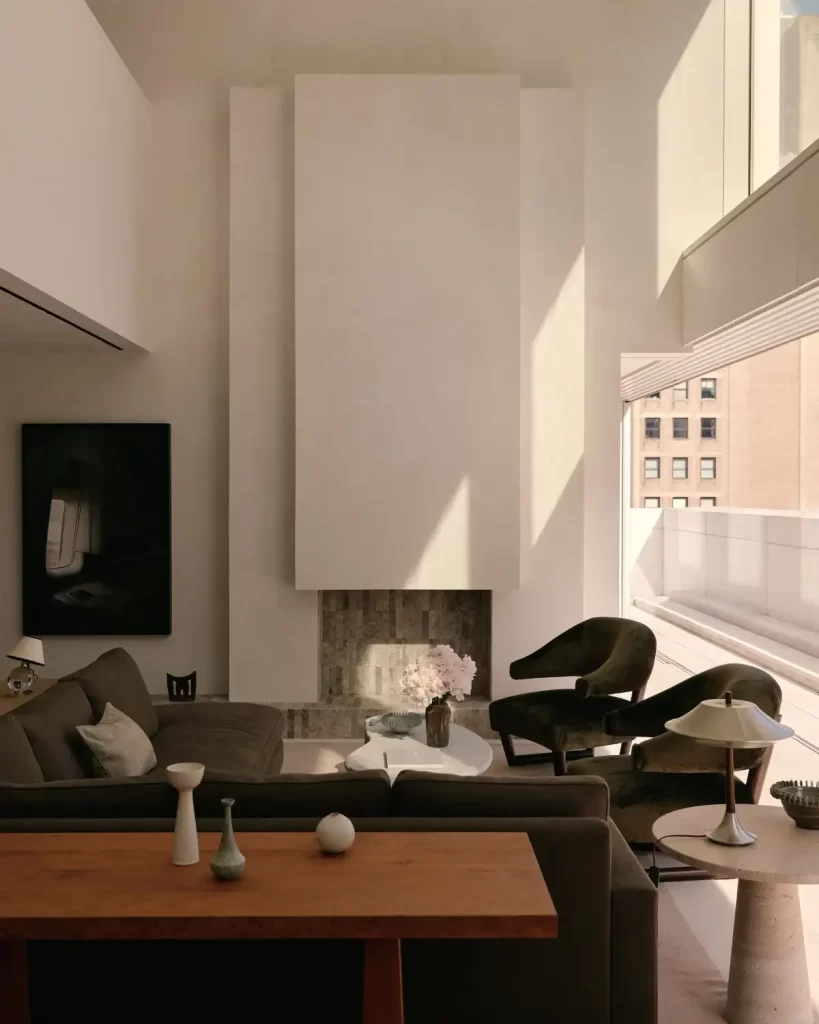 طراحی زیبای اتاق نشیمن یک پنت هاوس در منهتن