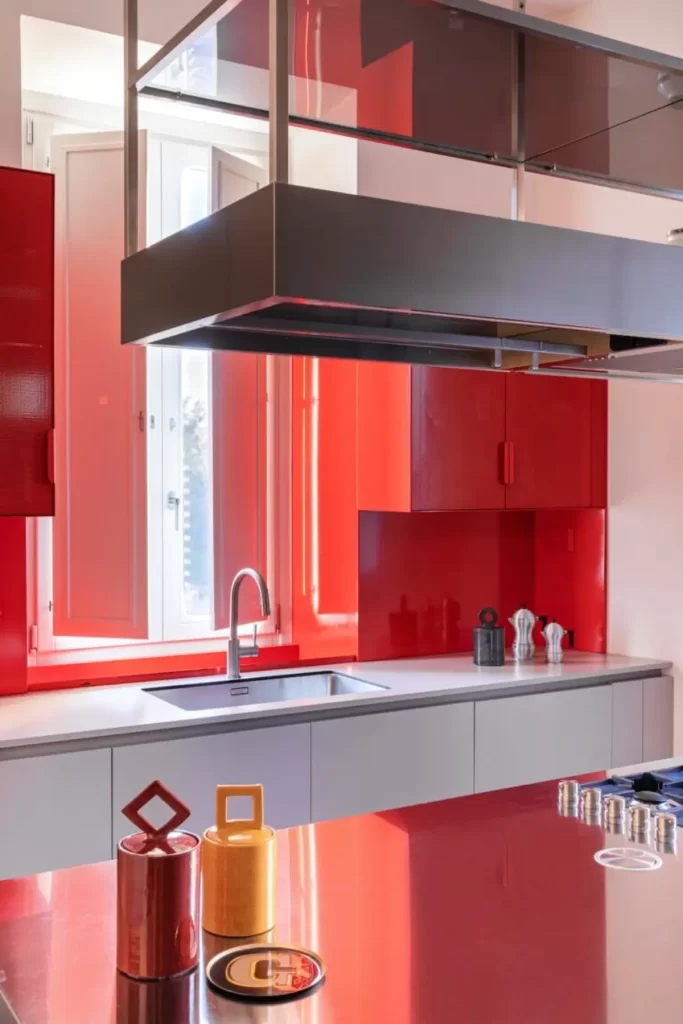 استفاده از رنگ قرمز در طراحی آشپزخانه
