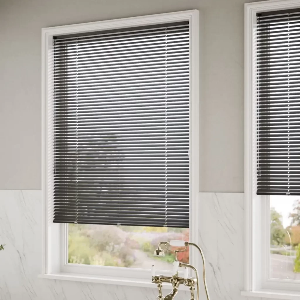 پرده کرکره فلزی