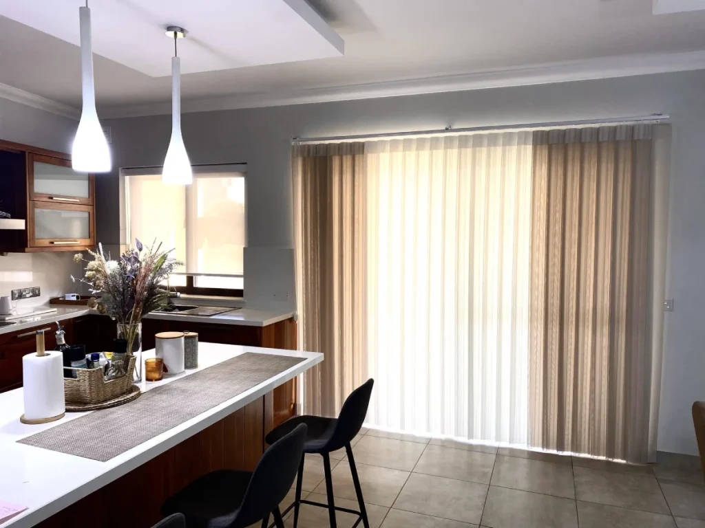 پرده ورتیکال برای آشپزخانه