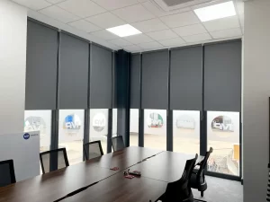 قیمت پرده اداری رو آنلاین محاسبه کن!