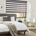 خطوط افقی پرده زبرا اتاق خواب باعث میشه اتاق پهن تر و وسیع تر به نظر بیاد