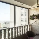 توری پلیسه برای پوشش جلوی تراس بسیار مناسبه